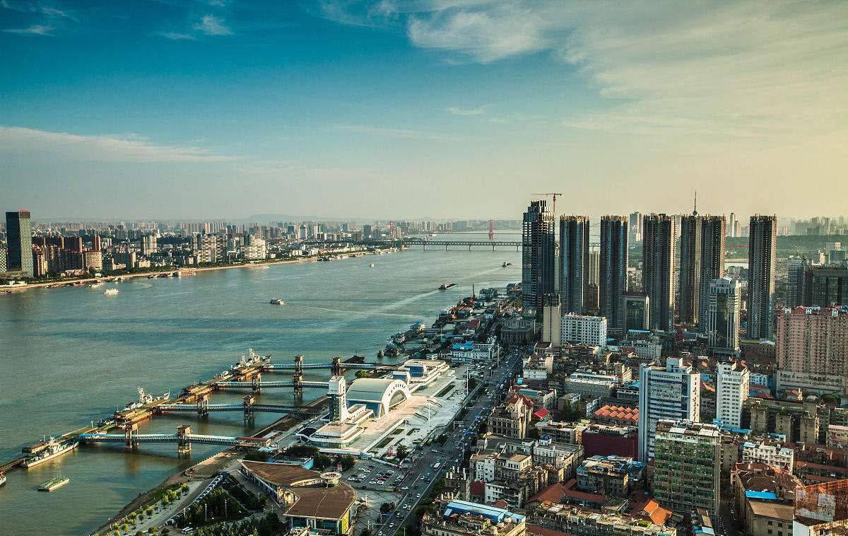 长江明珠，湖北千年传奇与文化画卷